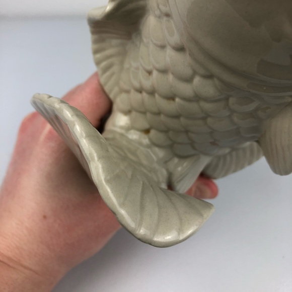 VINTAGE 8" White Koi Fish Vase Water Jumping Flowe - Picture 7 of 16
